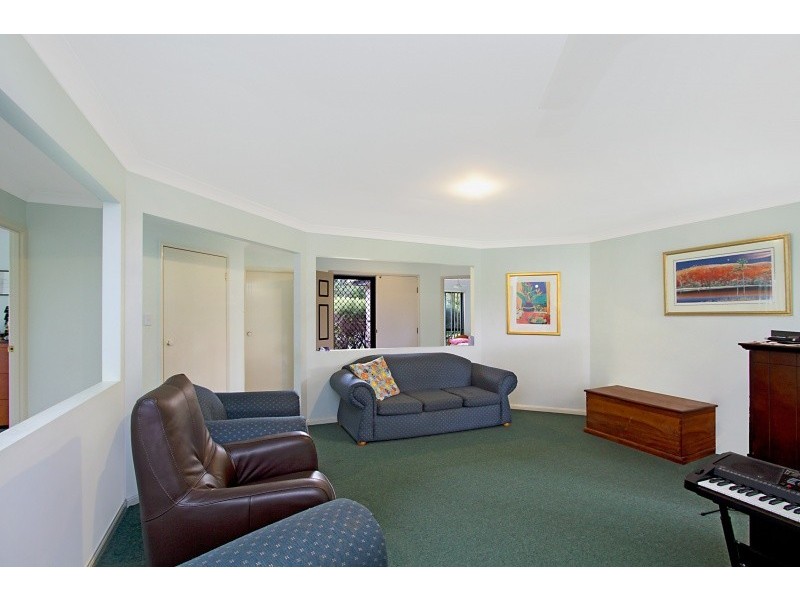 15 Hibertia Avenue, Elanora QLD 4221