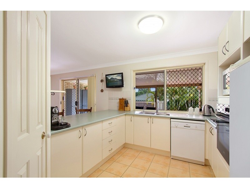39 Tipuana Drive, Elanora QLD 4221