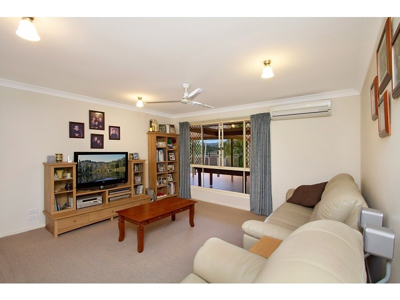 39 Tipuana Drive, Elanora QLD 4221