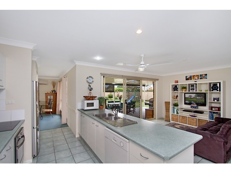 55 Casuarina Drive, Elanora QLD 4221