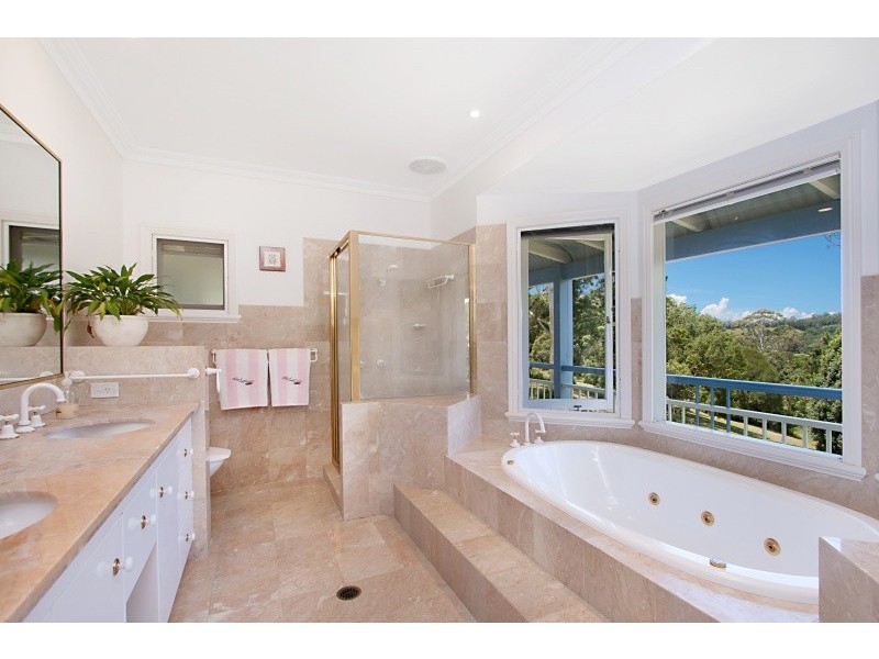 23 Karawatha Drive, Currumbin Waters QLD 4223