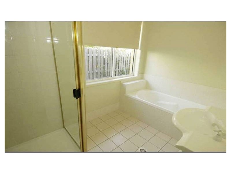 11 Waterdown Drive, Elanora QLD 4221