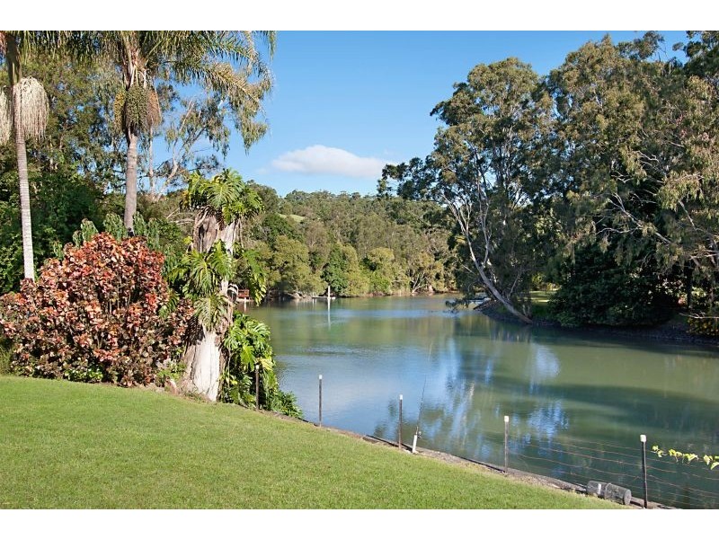 20 Whitsunday Drive, Currumbin Waters QLD 4223