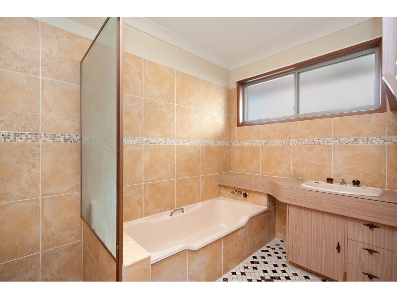 20 Whitsunday Drive, Currumbin Waters QLD 4223