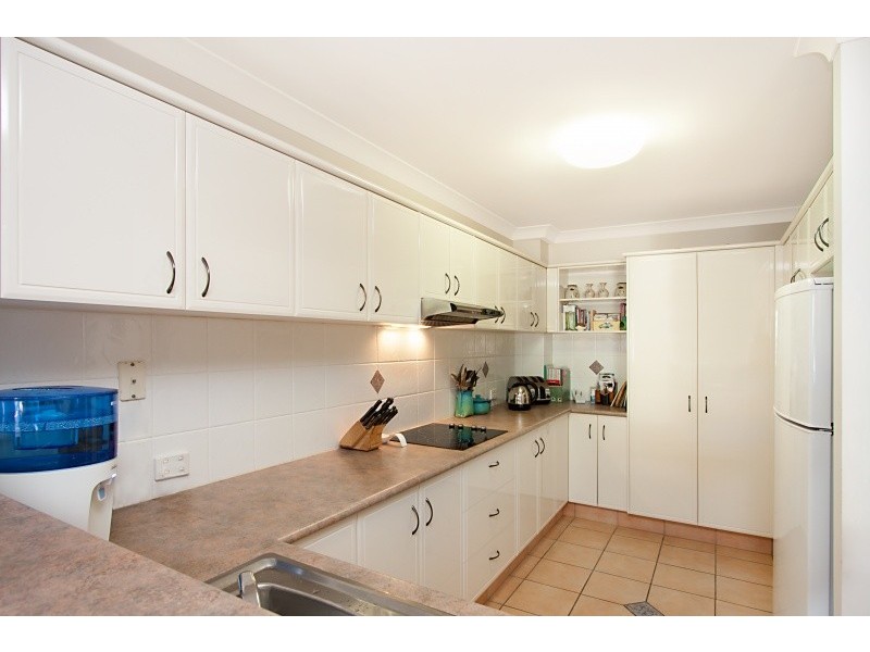 16/11 Beachcomber Court, Burleigh Waters QLD 4220