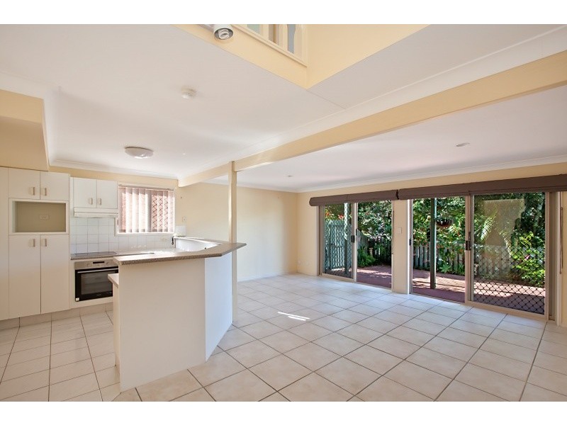 1/3 Maranta Street, Elanora QLD 4221