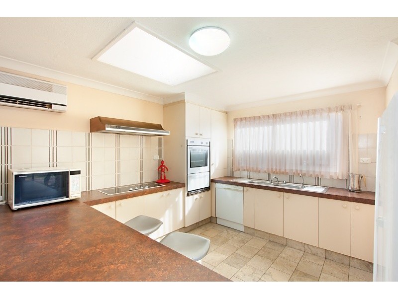 2 Holbrook Way, Elanora QLD 4221