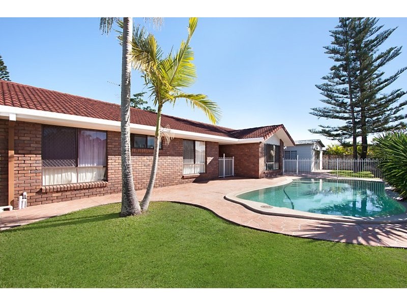 2 Holbrook Way, Elanora QLD 4221