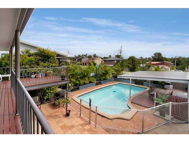 6 Seaview Parade, Elanora QLD 4221