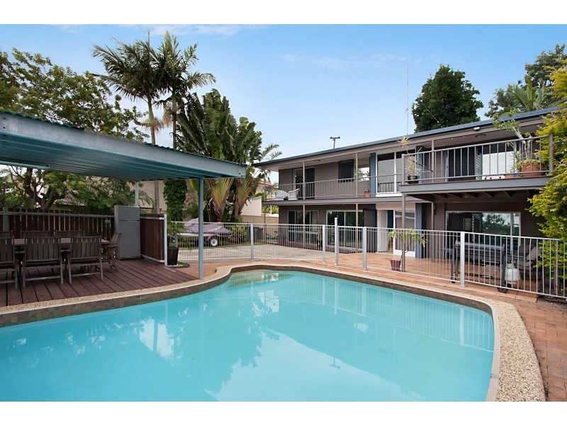 6 Seaview Parade, Elanora QLD 4221