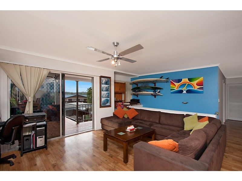 6 Seaview Parade, Elanora QLD 4221