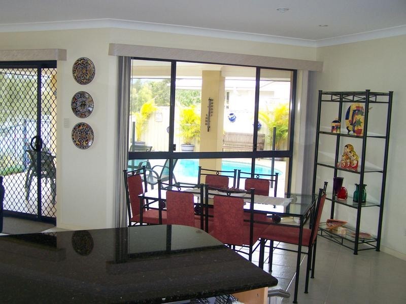 6 Pultenea Court, Elanora QLD 4221