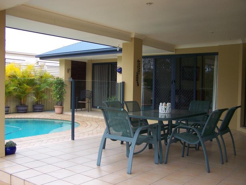 6 Pultenea Court, Elanora QLD 4221