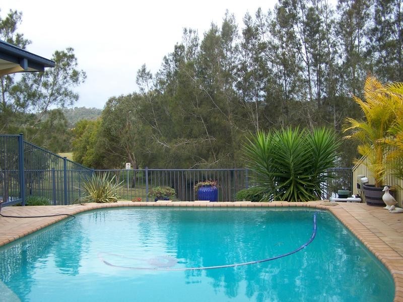 6 Pultenea Court, Elanora QLD 4221