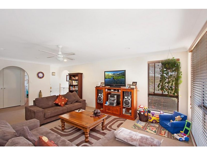 183 K P McGrath Drive, Elanora QLD 4221