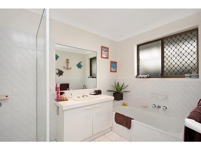 183 K P McGrath Drive, Elanora QLD 4221