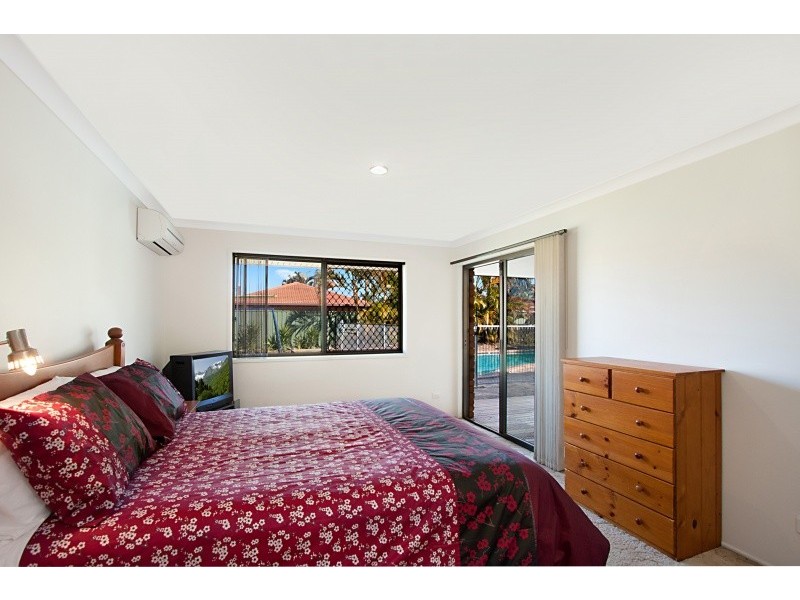 56 K P McGrath Drive, Elanora QLD 4221