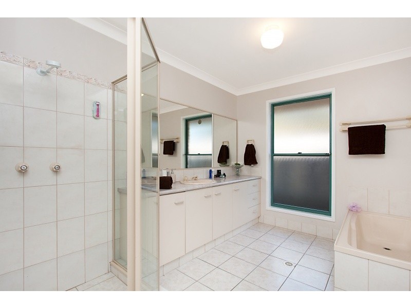 11 Goldvilla Drive, Elanora QLD 4221