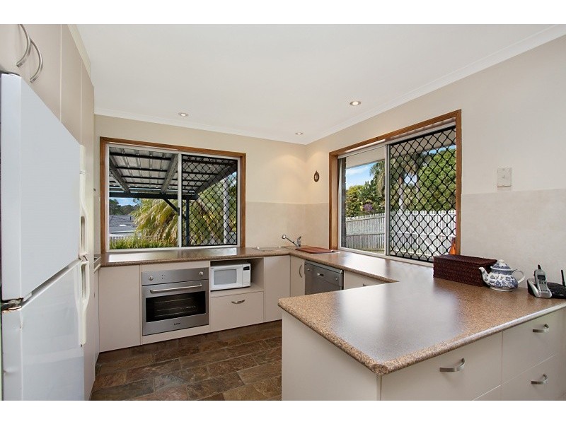 2 Dianella Court, Elanora QLD 4221