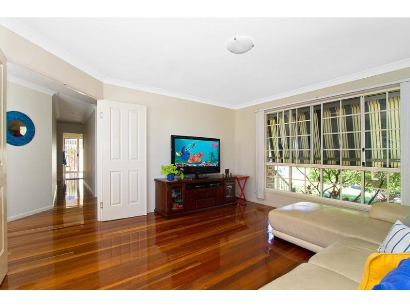 18 Hibertia Avenue, Elanora QLD 4221