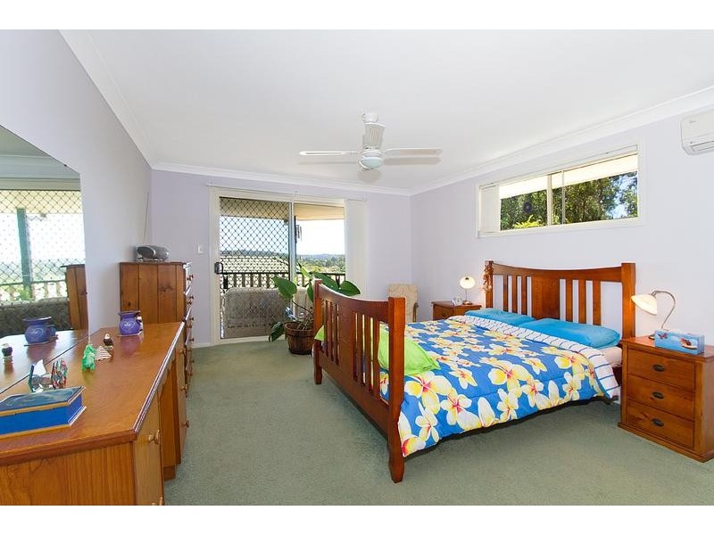 18 Hibertia Avenue, Elanora QLD 4221