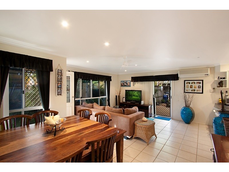 9 Kalmia Court, Elanora QLD 4221