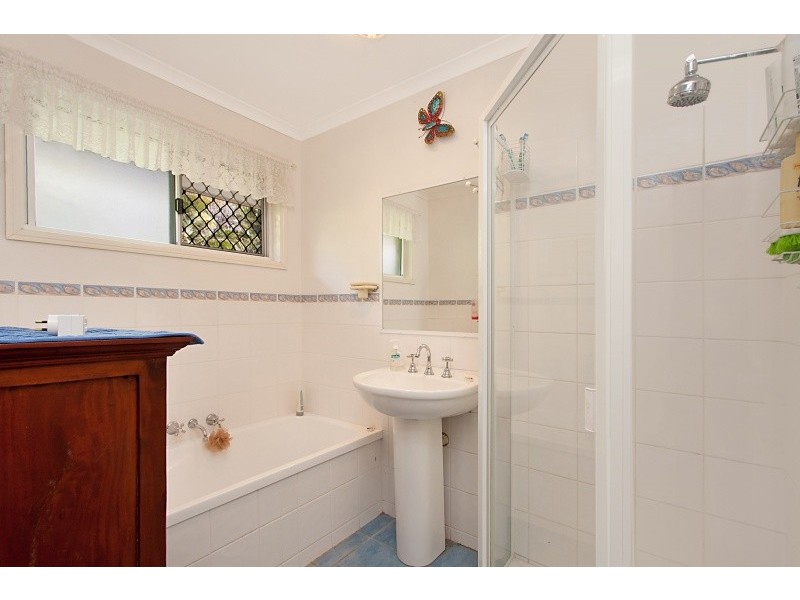 9 Kalmia Court, Elanora QLD 4221