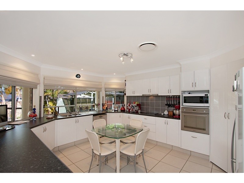 1 Ellioh Court, Elanora QLD 4221