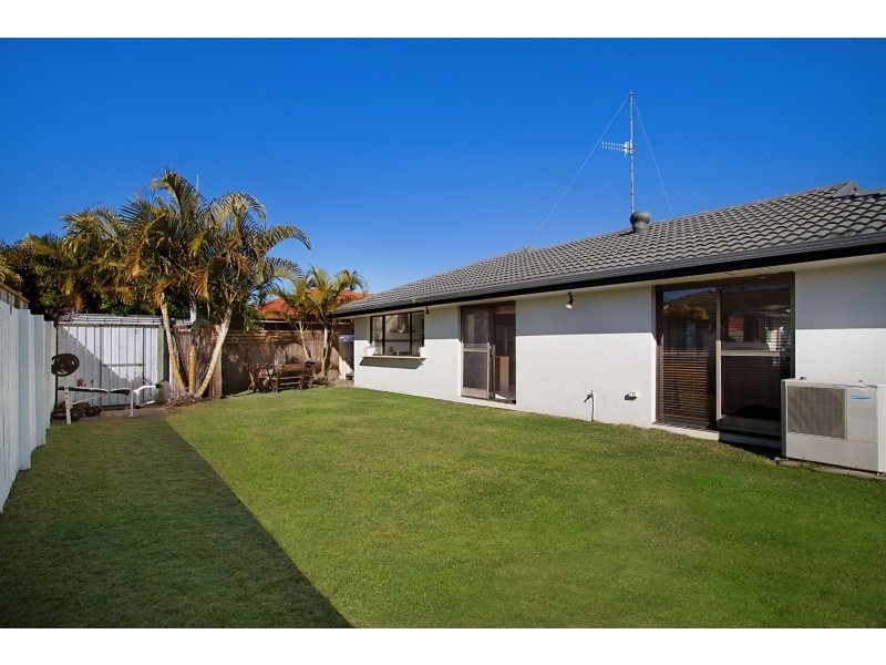 14 Matipo Place, Palm Beach QLD 4221