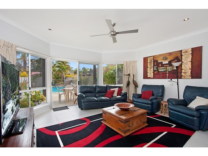 26 Chown Avenue, Currumbin Waters QLD 4223