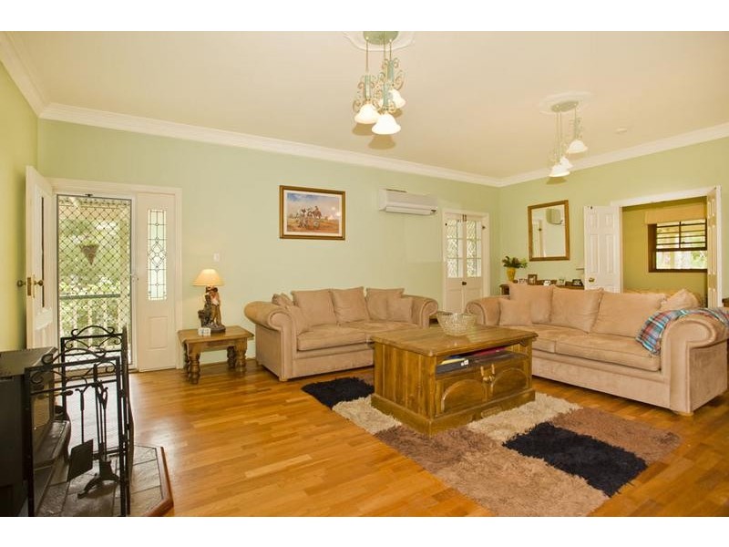 4 Jedda Street, Tallebudgera QLD 4228