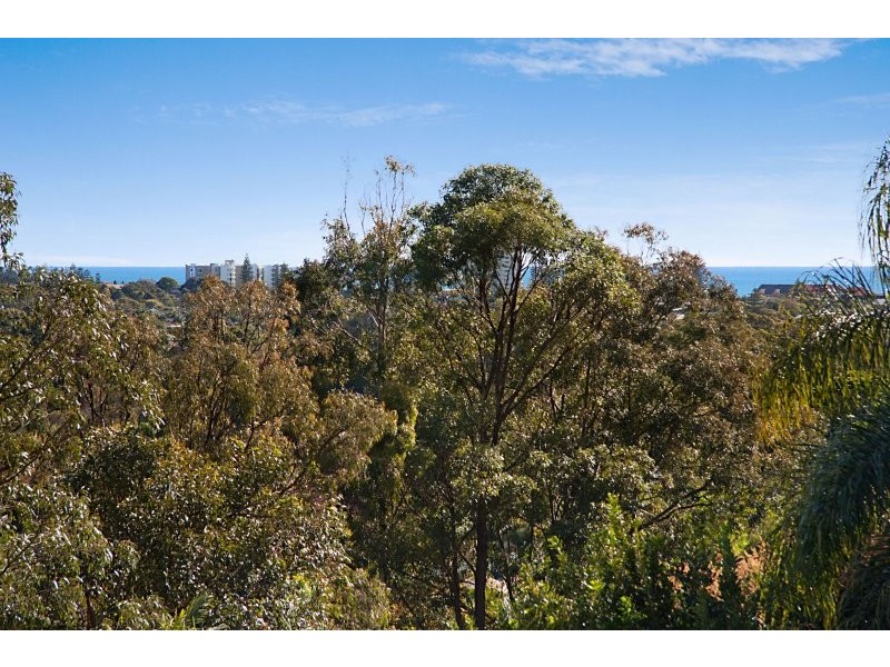 25 Seaview Parade, Elanora QLD 4221