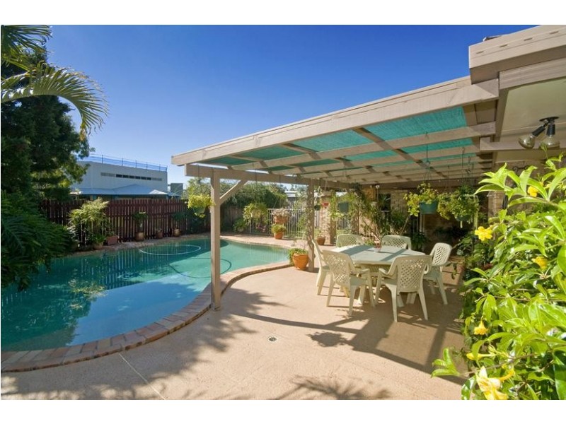 18 Saffron Street, Elanora QLD 4221