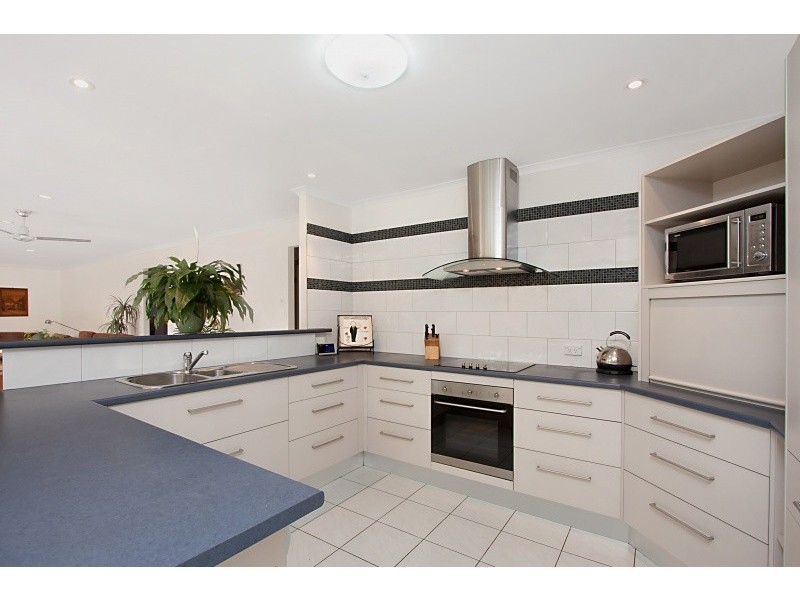 15 Bergamont Street, Elanora QLD 4221