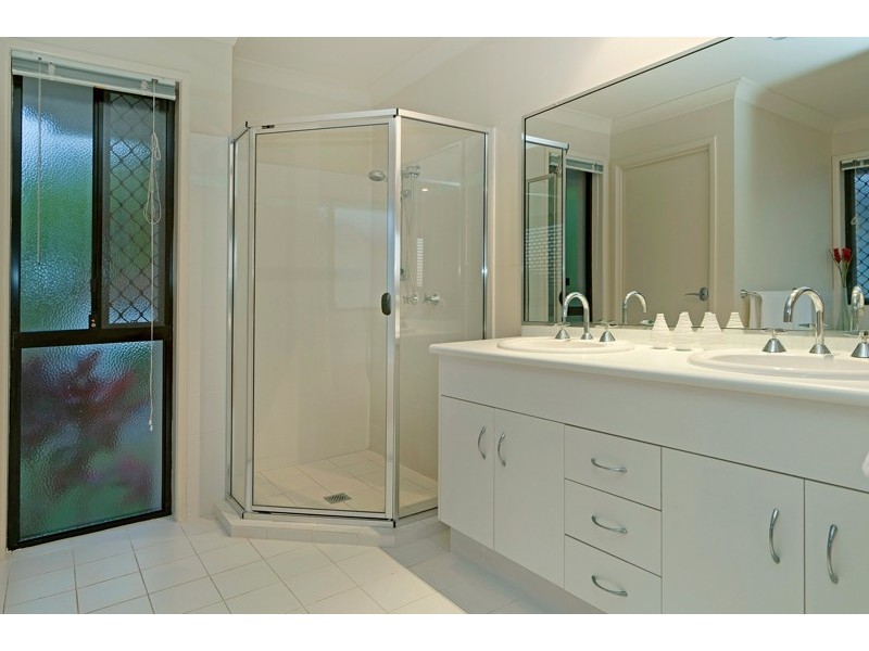 10 Rottnest Court, Elanora QLD 4221