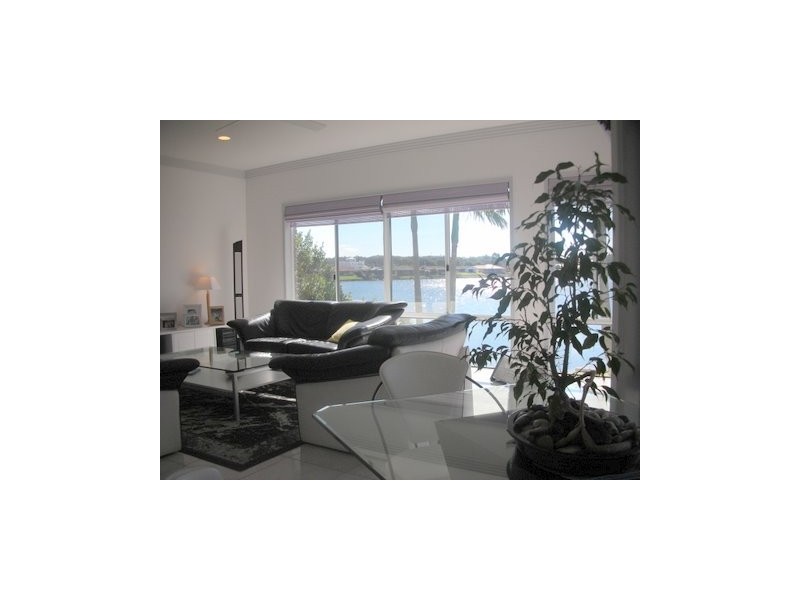 17 Acron Street, Elanora QLD 4221