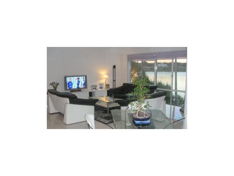 17 Acron Street, Elanora QLD 4221