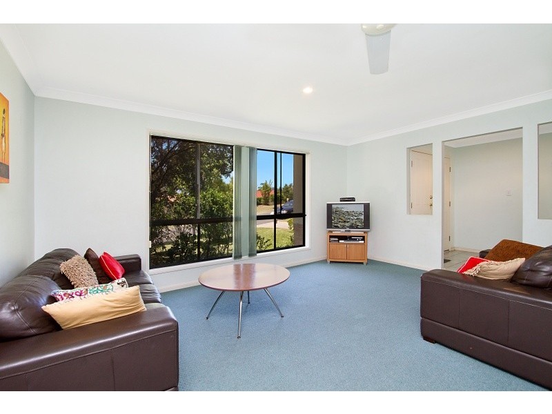 35 Tipuana Drive, Elanora QLD 4221