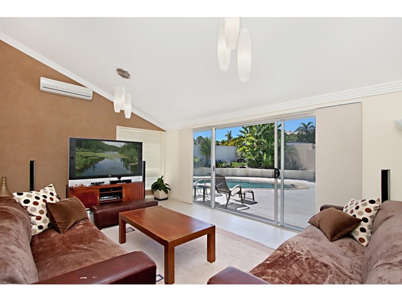 52 Jarrahdale Drive, Elanora QLD 4221