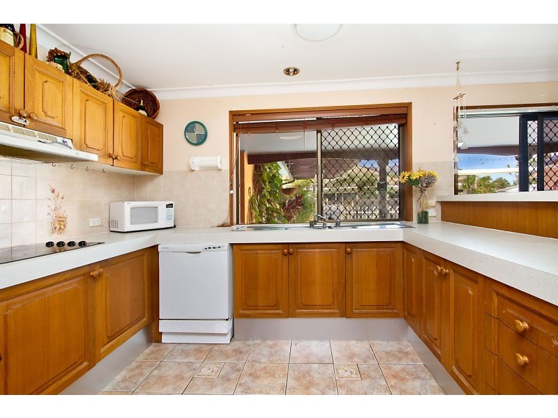 19 Murtha Drive, Elanora QLD 4221