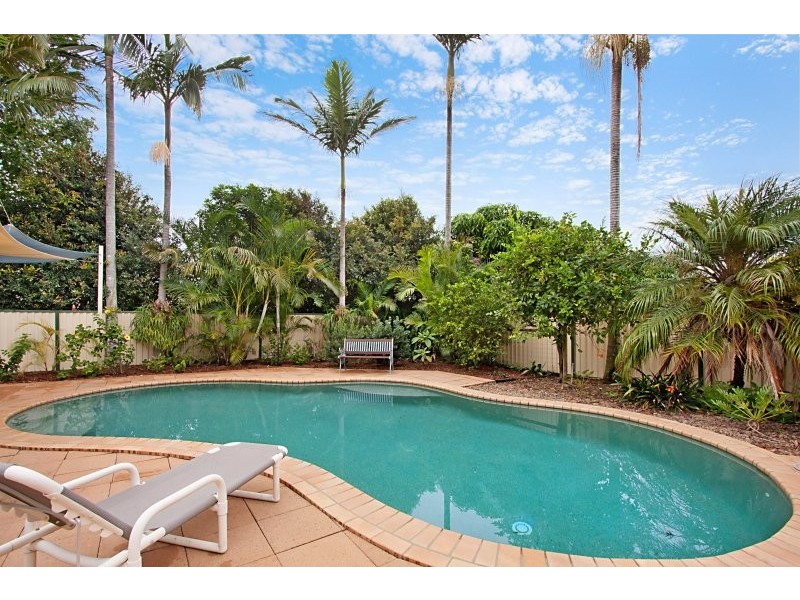 10 Sequoia Close, Elanora QLD 4221