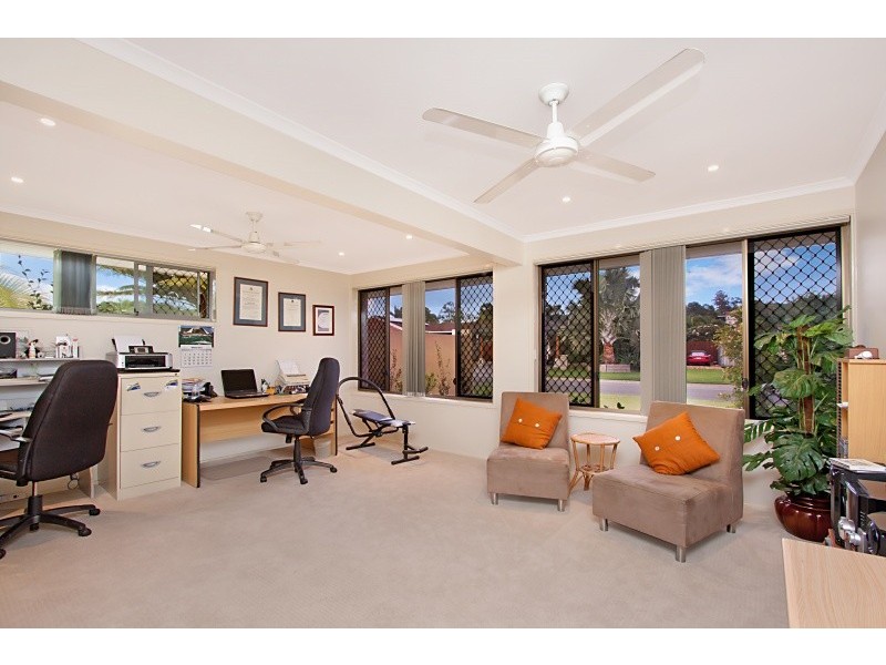 10 Sequoia Close, Elanora QLD 4221