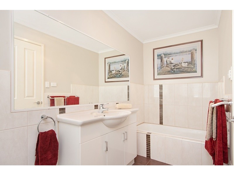 10 Sequoia Close, Elanora QLD 4221