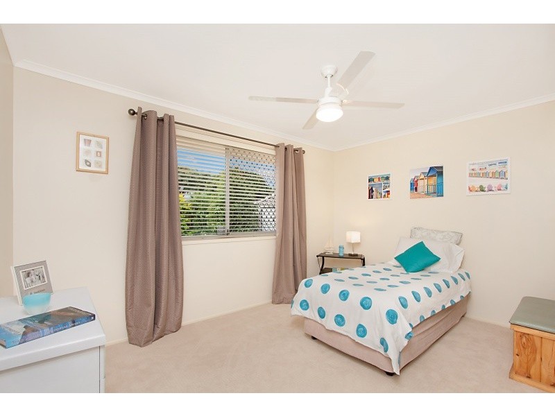 10 Sequoia Close, Elanora QLD 4221