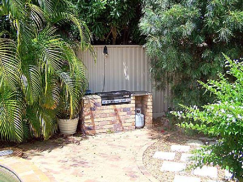 8 Agave Street, Elanora QLD 4221