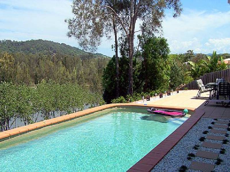 6 Nyoka Court, Elanora QLD 4221