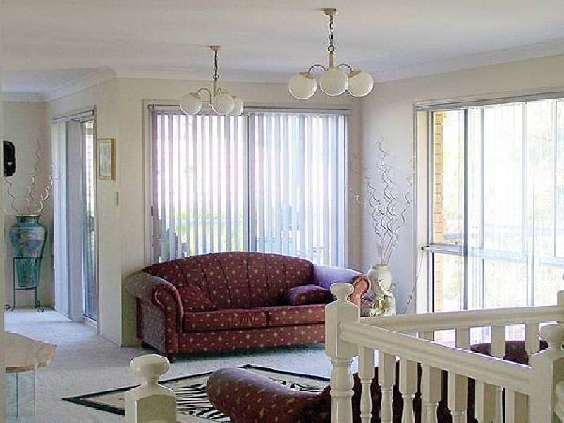 23 Kalamunda Close, Elanora QLD 4221