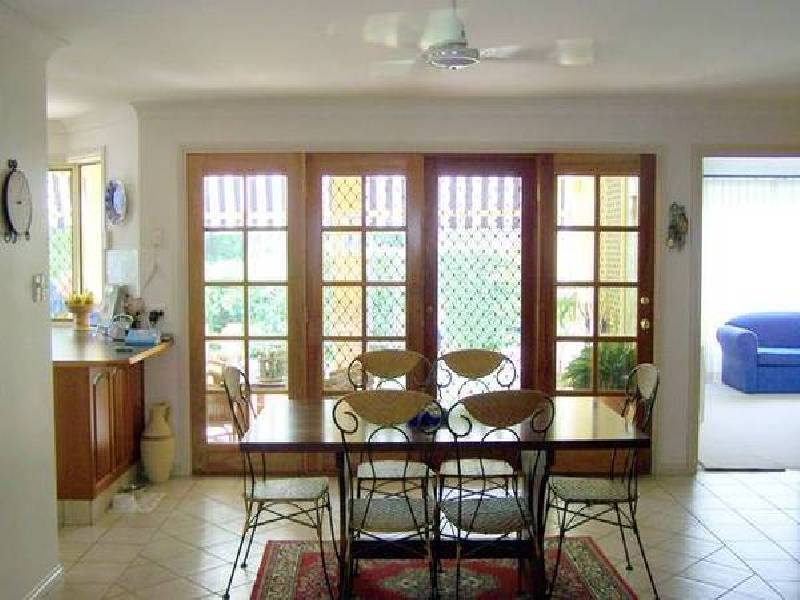 8 Eudonia Court, Elanora QLD 4221