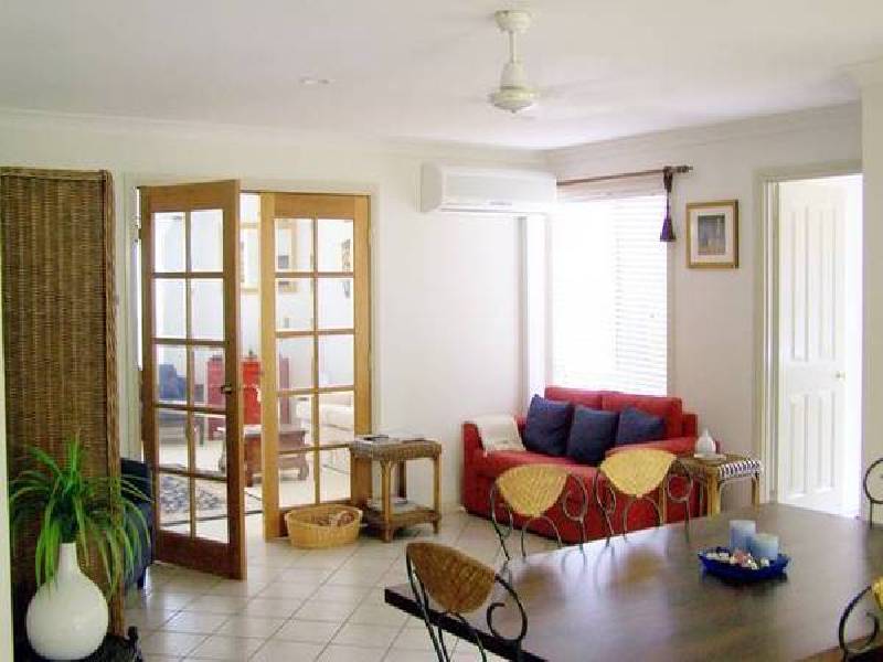 8 Eudonia Court, Elanora QLD 4221