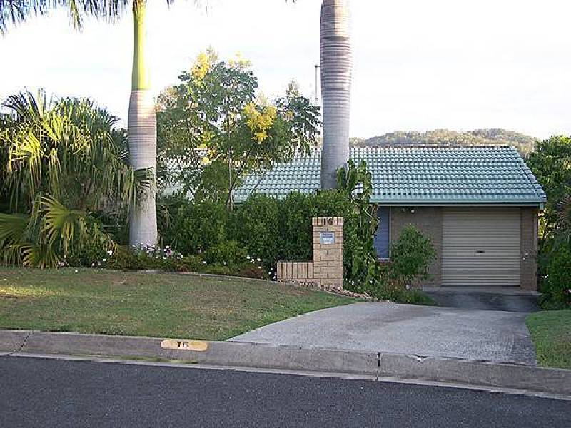 16 Daphne Court, Elanora QLD 4221